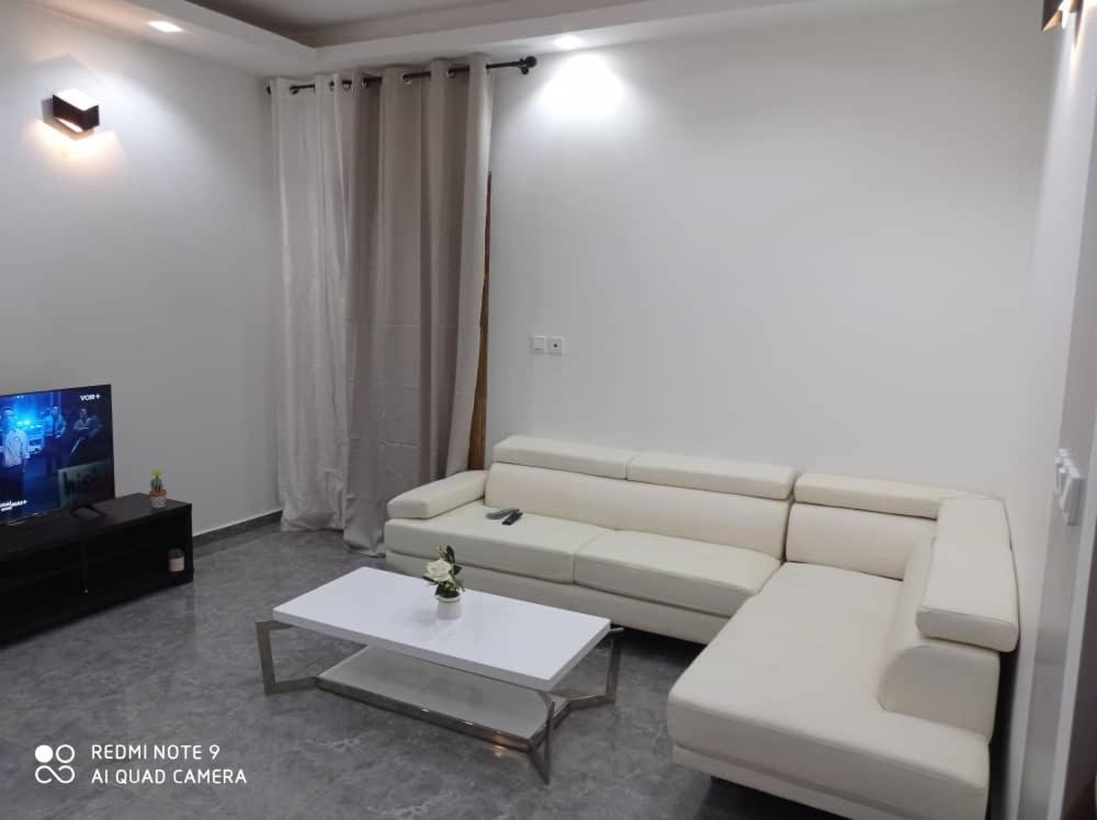 Hotel Appart B4U Yaoundé Esterno foto