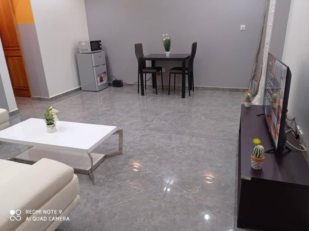 Hotel Appart B4U Yaoundé Esterno foto
