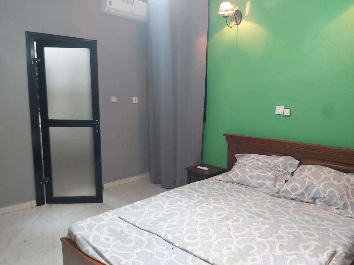 Hotel Appart B4U Yaoundé Esterno foto