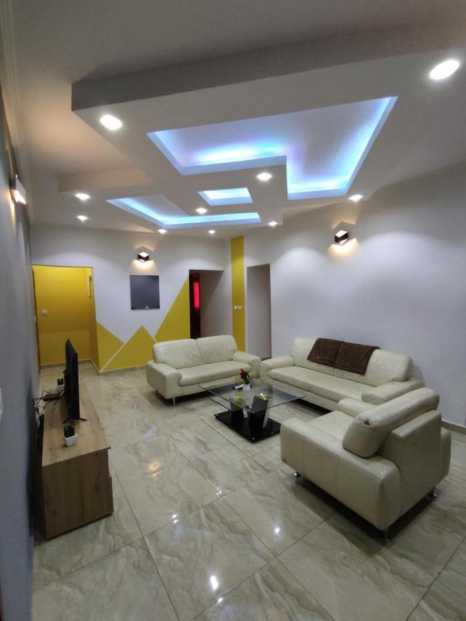 Hotel Appart B4U Yaoundé Esterno foto